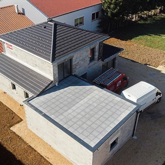 Terrasse accessible en attente de pose de garde corps